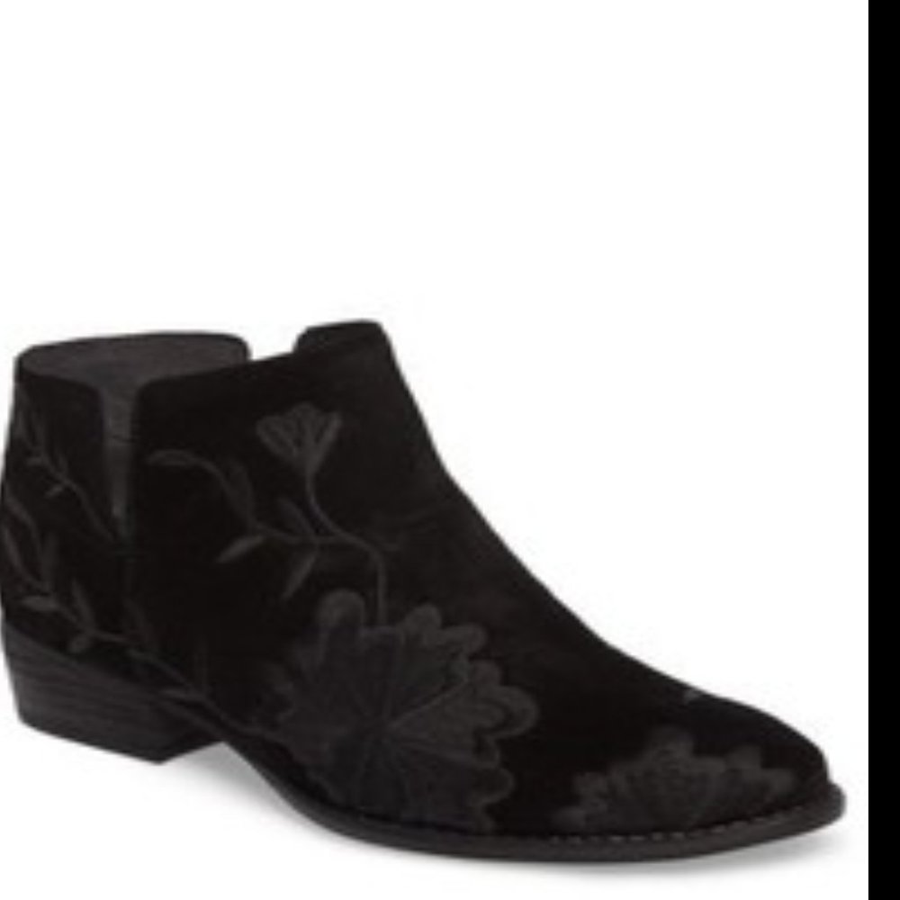 Seychelles black ankle booties
